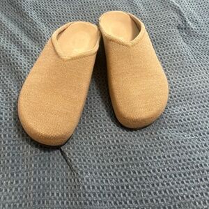 Rothys Tan Merino Wool Clogs size 10